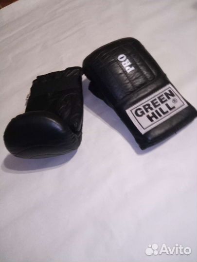 Боксерские перчатки