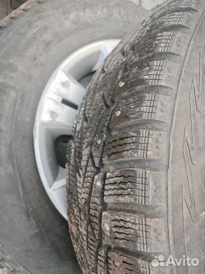 Nokian Tyres Hakkapeliitta 7 215/65 R16 98V
