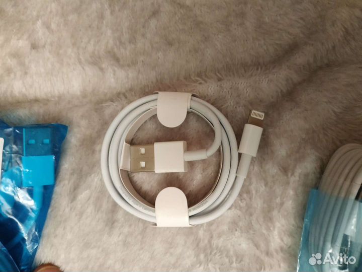 Кабель iPhone Lightning