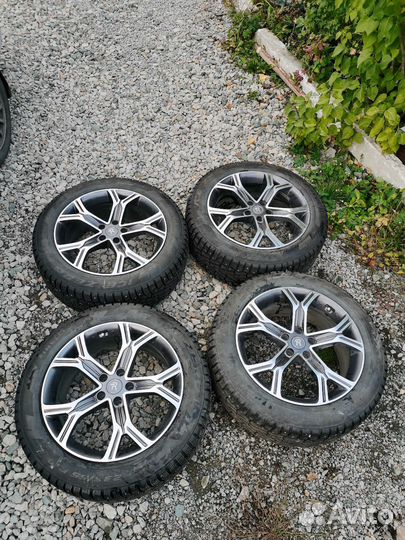 Pirelli 235/55 R19 + 5х114.3 диски