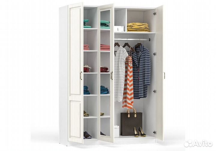 Шкаф трехдверный для одежды и белья с зеркалом