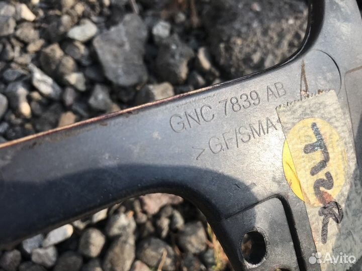 Декоративная рамка в торпедо jaguar s-type