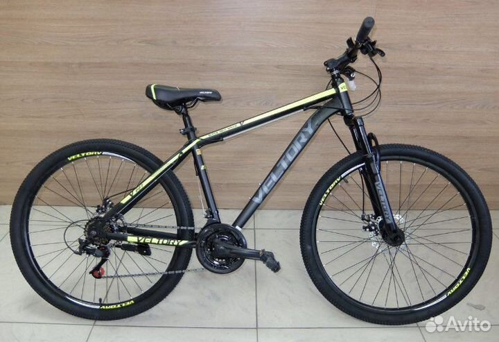 Горный новый велосипед на 29 колесах