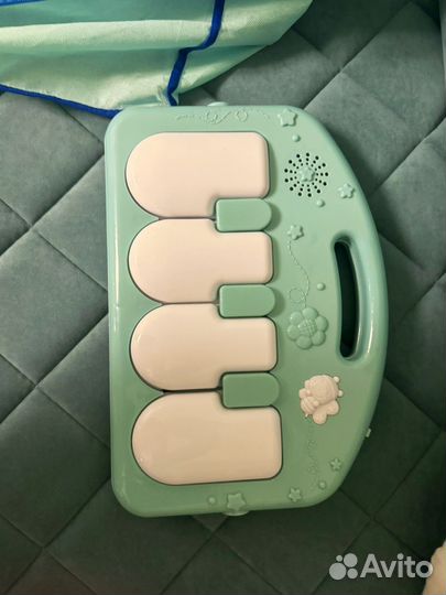 Игровой коврик для малышей с пианино