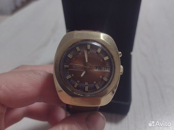 Продам часы Слава в позолоте СССР Au10