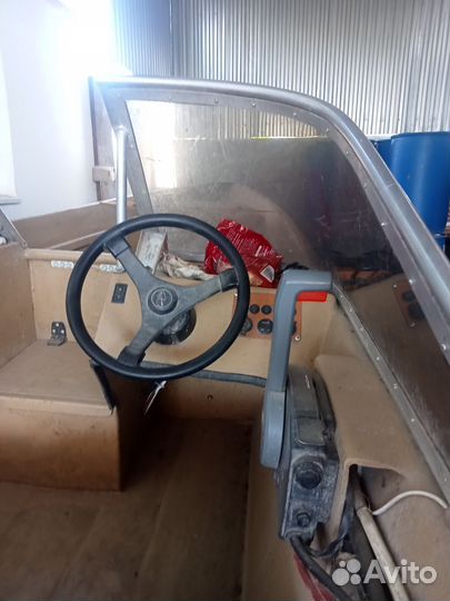 Лодка с мотором