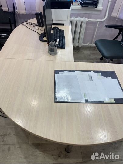 Офисный стол