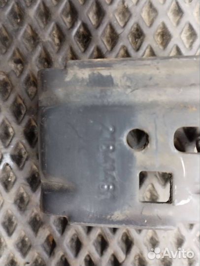 Кронштейн (крепление) Volvo FH4 21841461