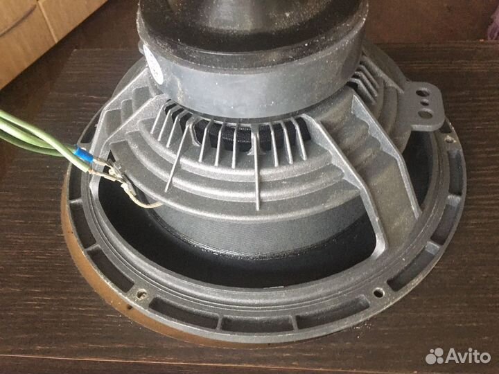 Продаю домашний сабвуфер Focal V11 (270 мм)