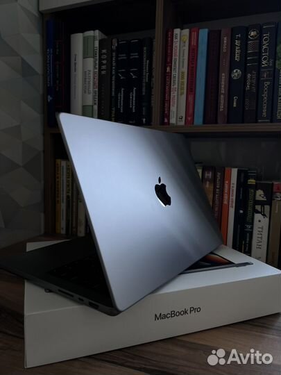 Apple MacBook Pro 14, 512 GB, M1 Pro, 2021