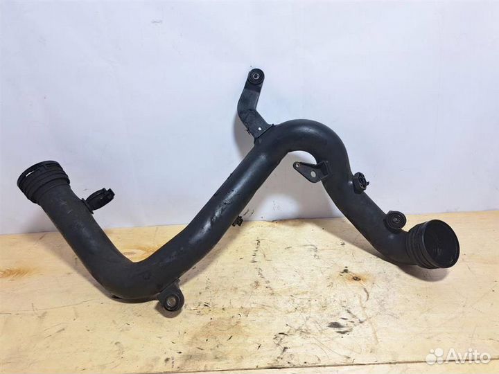 Патрубок интеркулера VW Passat (B6) 2005-2010