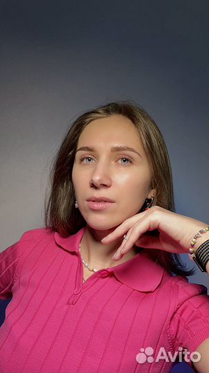 Модель на оформление бровей