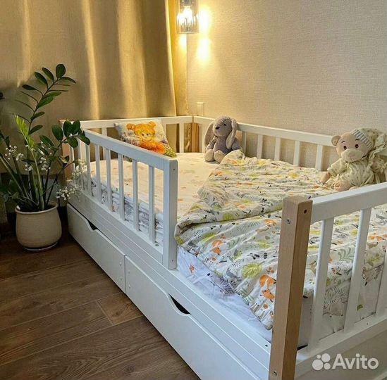 Кровать из бука Сканди В наличии