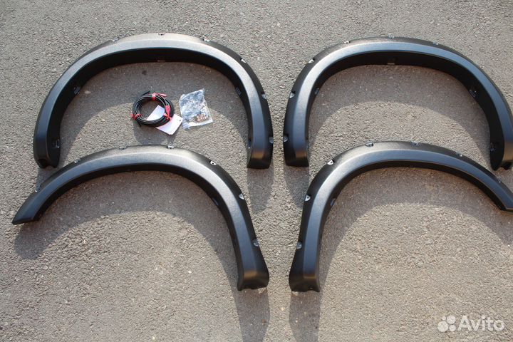 Фендера Tundra 2007 - 2013, шершавые