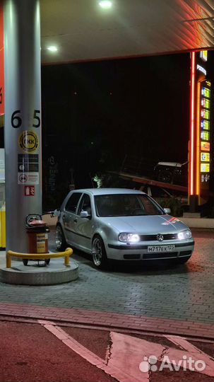 Volkswagen Golf 1.6 МТ, 2002, 247 000 км