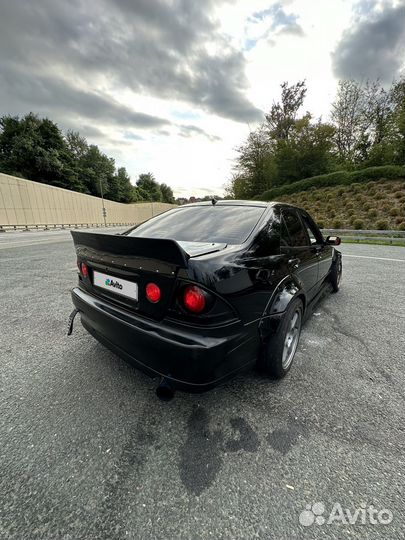 Lexus IS 2.0 МТ, 2000, 50 000 км