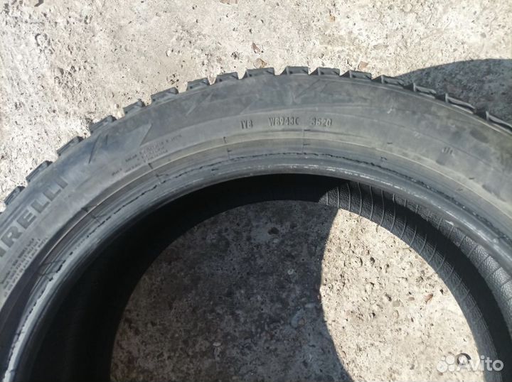 Pirelli Ice Zero 2 235/45 R18 98H