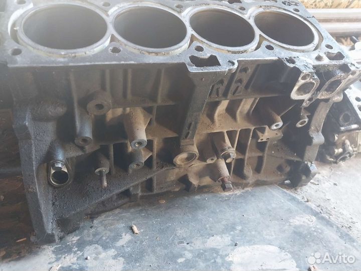 Двигатель в разборе G4KC