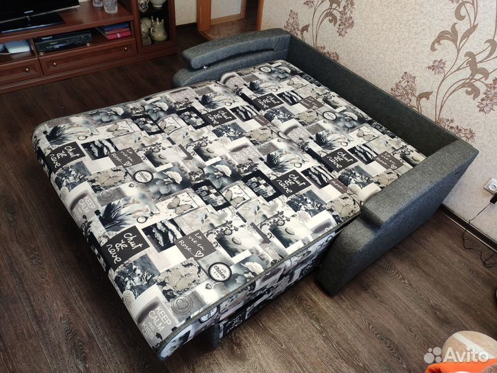 Диван-кровать с механизмом аккордеон