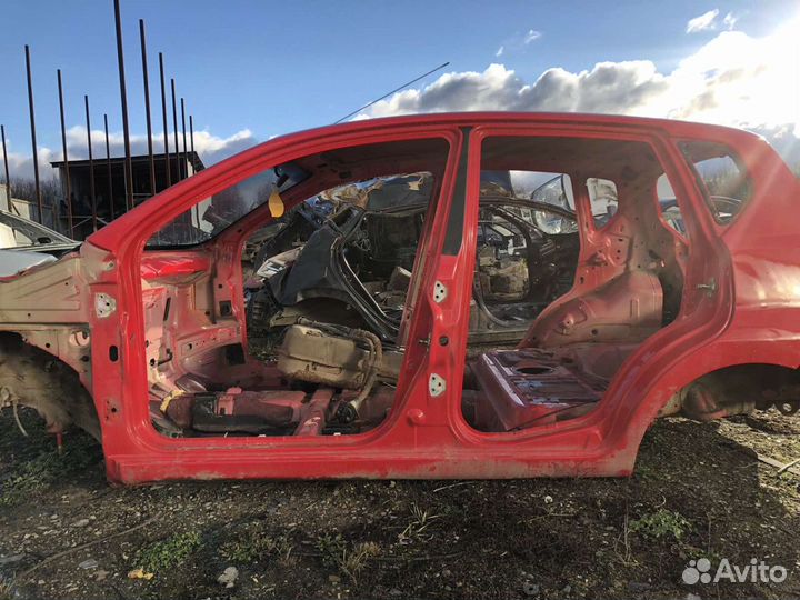 Порог кузова Aveo Т200 (хетч) L б\у (арт. 96410762)