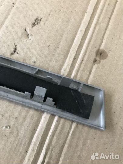 Накладка салона правая Mercedes W203 (3306)