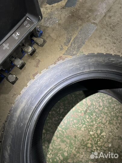 Nokian Tyres Hakkapeliitta 9 SUV 275/45 R20