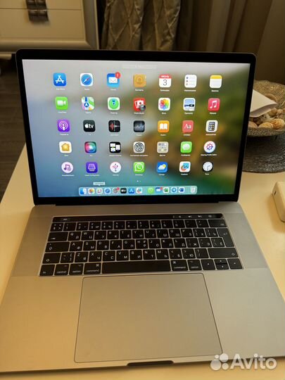 MacBook Pro 15 i7 2,7/16/500, Touch Bar