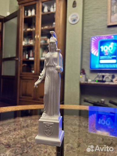 Фарфоровое статуэтка Афина поллада. Allach