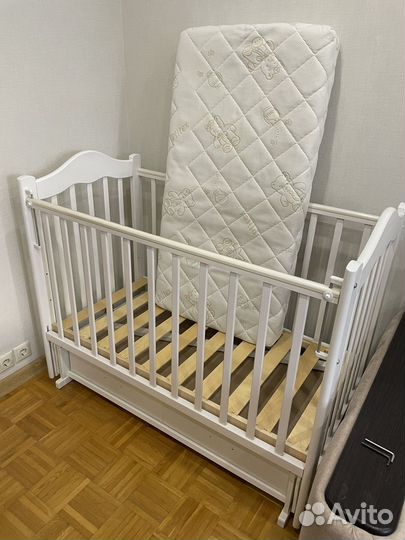 Детская кроватка