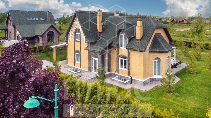 Дом 400 м² на участке 15 сот.