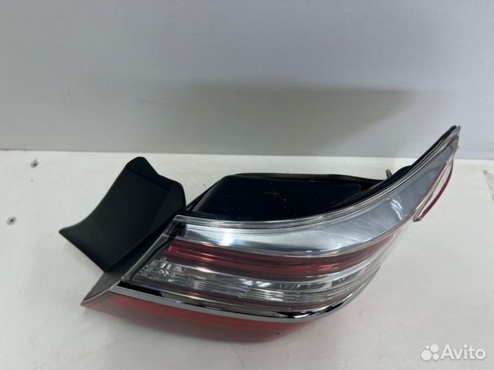 Фонарь наружный правый Toyota Camry V55 2014-2018