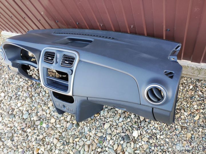 Renault Logan 2 Парприз Торпедо