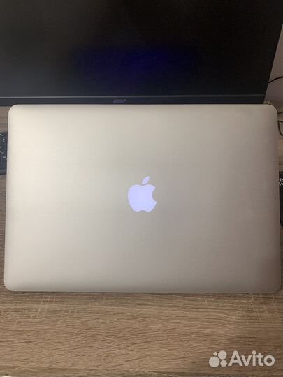 MacBook Pro (Retina, 15-inch, Mid 2015)