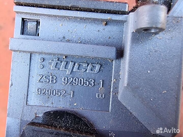 Разъем приборной панели Форд Фокус 2