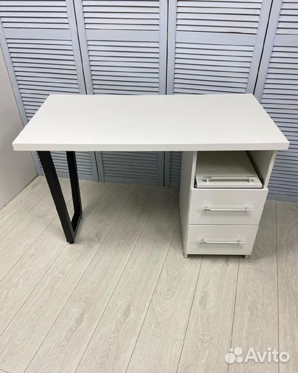 Маникюрный стол / комплект