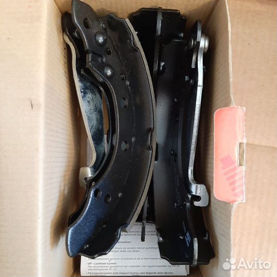 Колодки тормозные барабанные задние VAG