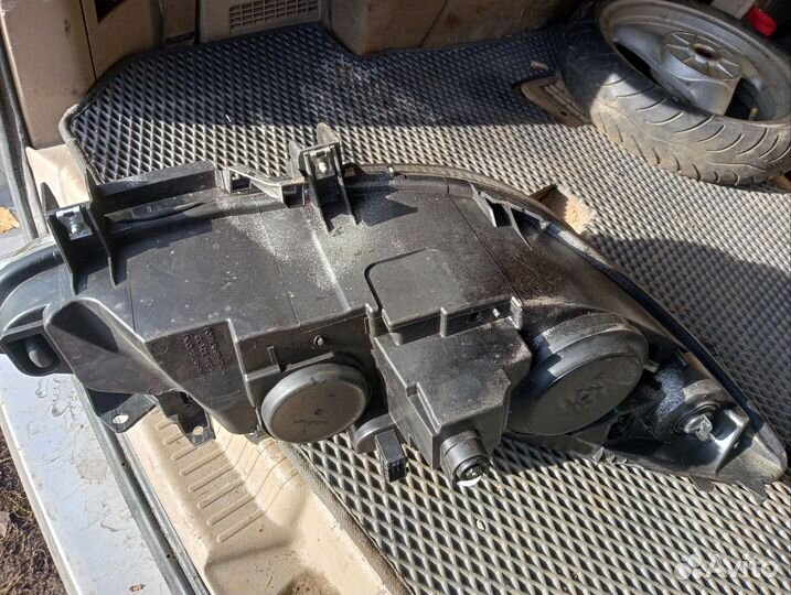 Фара левая peugeot 307