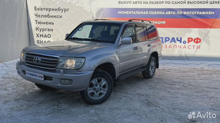 Фара противотуманная левая Toyota Land Cruiser (J100) 81220-60031