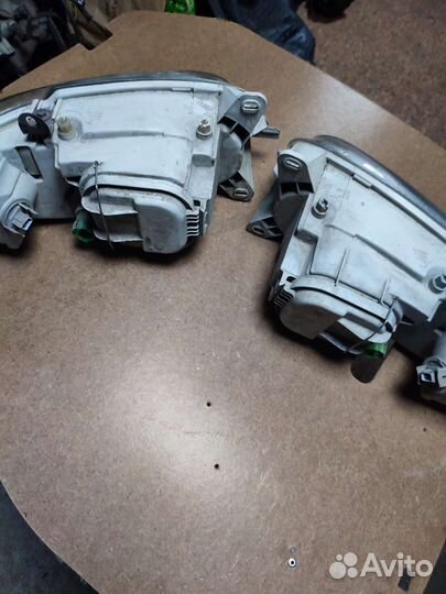 Фары Ford Escort