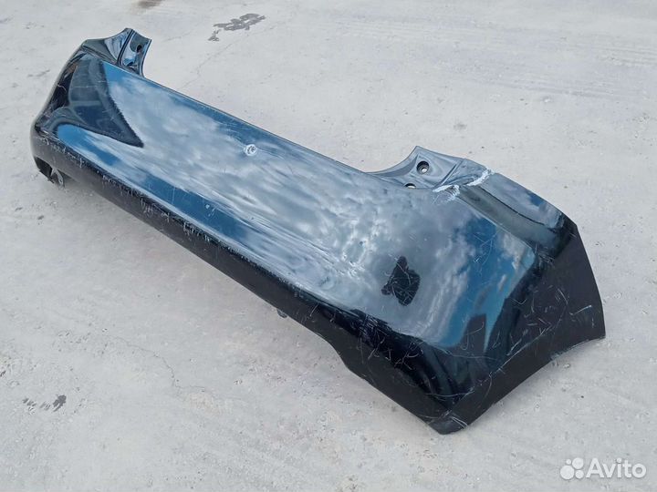 Бампер задний Toyota Auris с 2006г до 2010г