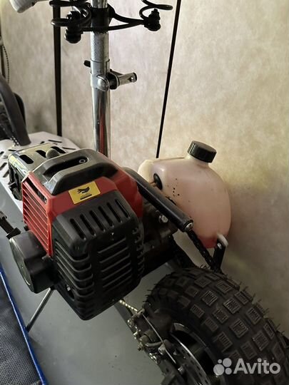 Мотосамокат vector