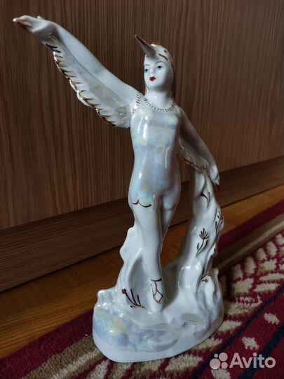 Статуэтка девушка - птица фарфор лфз СССР