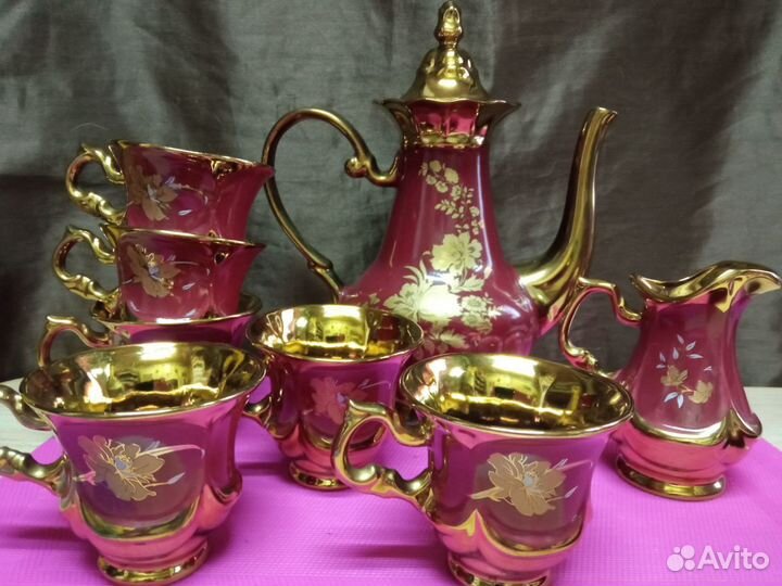 Красивый сервиз на 6 персон