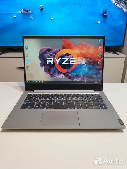 Тонкий мощный ноутбук Lenovo стальной корпус