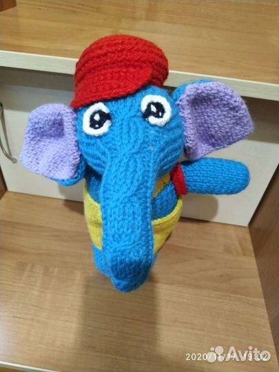 Вязаная игрушка ручная работа спицами Слонёнок
