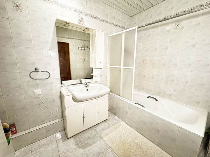 2-к. квартира, 72,5 м², 3/16 эт.