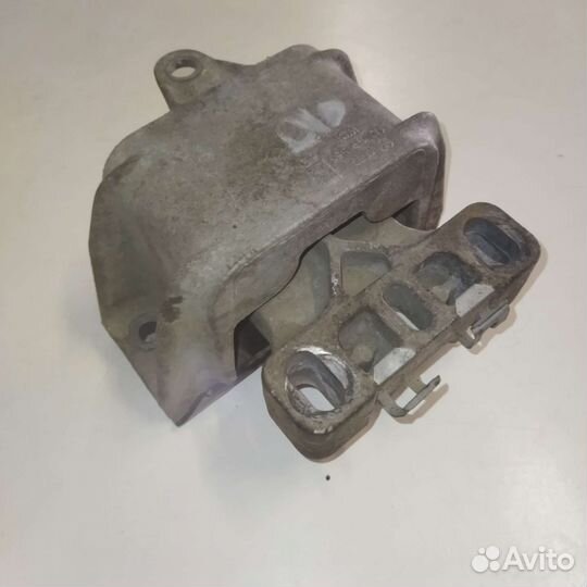 Опора двигателя Skoda Octavia A4