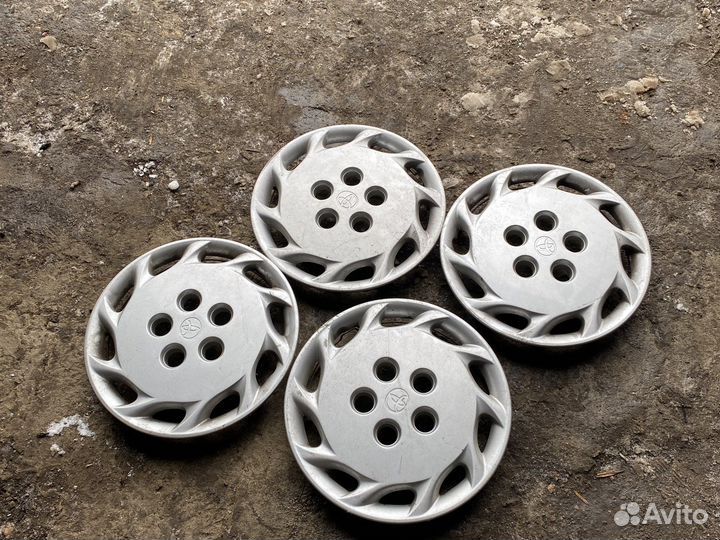 Колпаки на Тойоту R14 оригинал