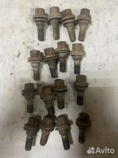 Колесные болты Peugeot 308