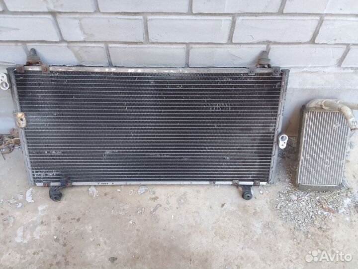 Радиатор кондиционера, и печки тойота цинос